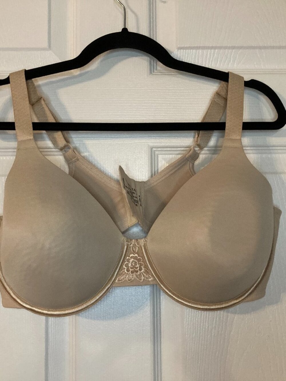 Vanity Fair Women's Beige Beauty Back Smoothing Underwire Bra - Size 40D